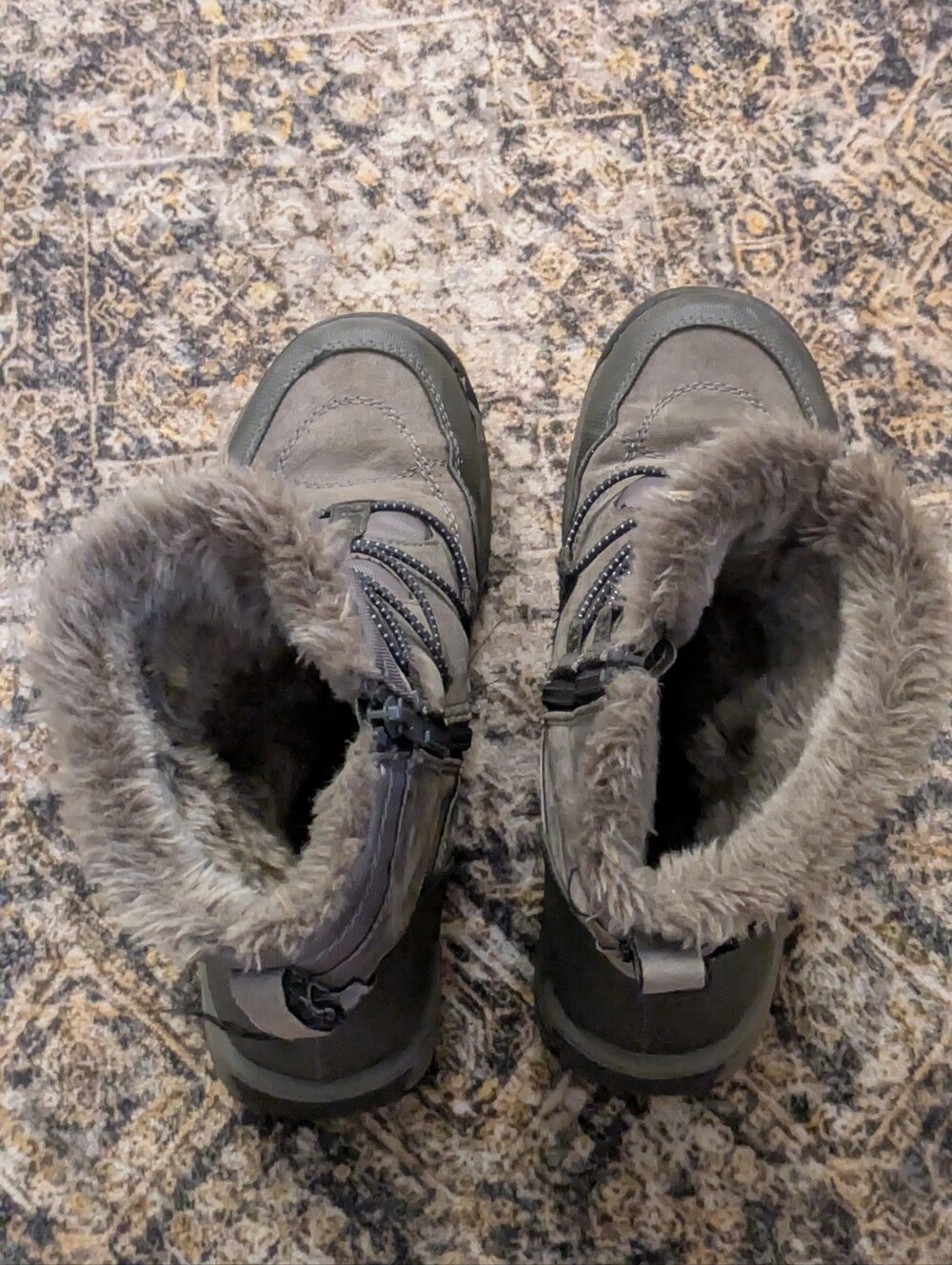 Baretraps Rusty Women's Winter Boots Grey Faux Fur Trim Waterproof Sz 7.5 - Picture 5 of 8